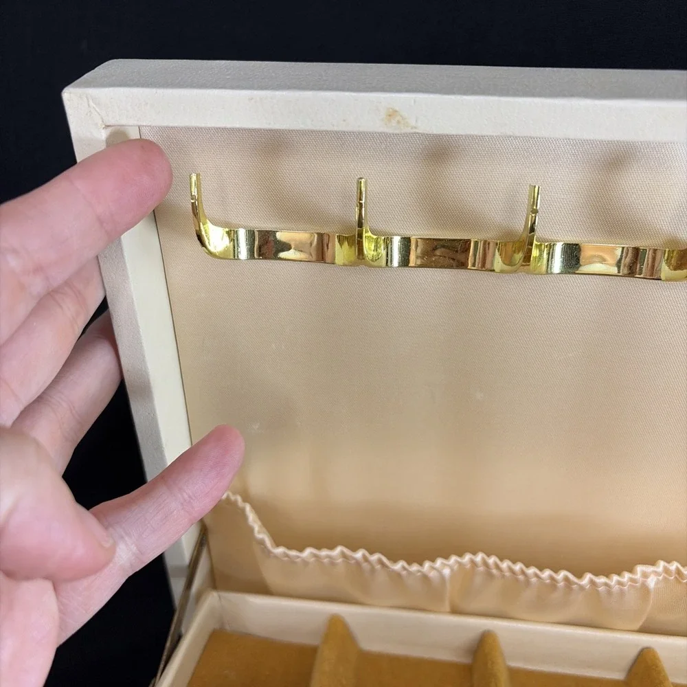 Vintage Mele Ivory Jewelry box Two Tier w Necklace Hooks, Mustard, 12.5x8x3.5